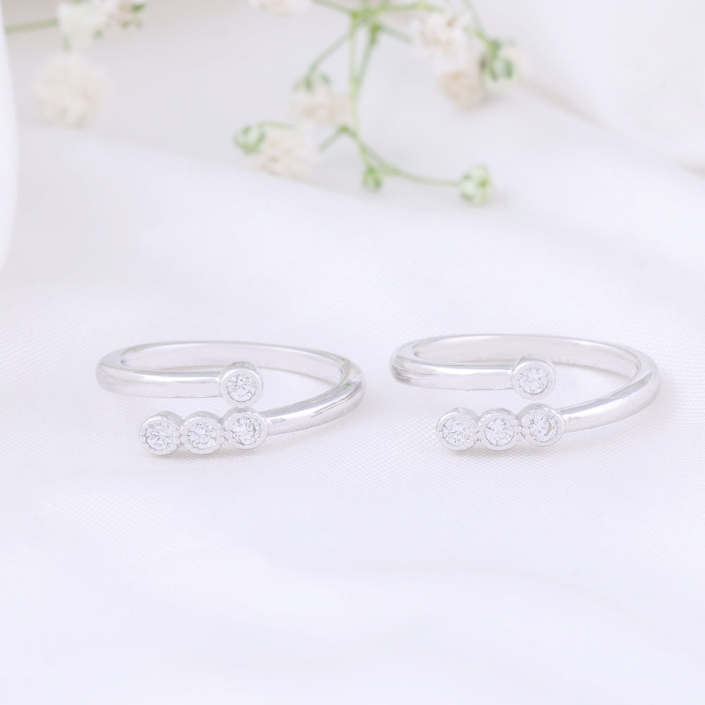 CZ Stone Toe Ring in 92.5 Silver | Premium Pair
