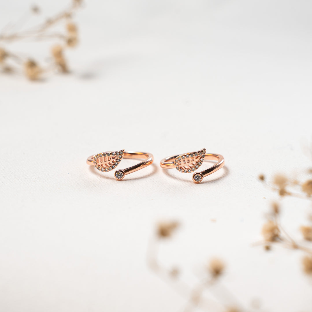 Elegant CZ Rose Gold Toe Ring Design
