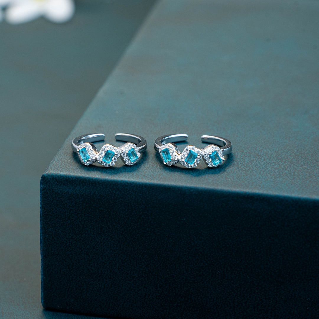Elegant CZ Stone Silver Toe Ring Design
