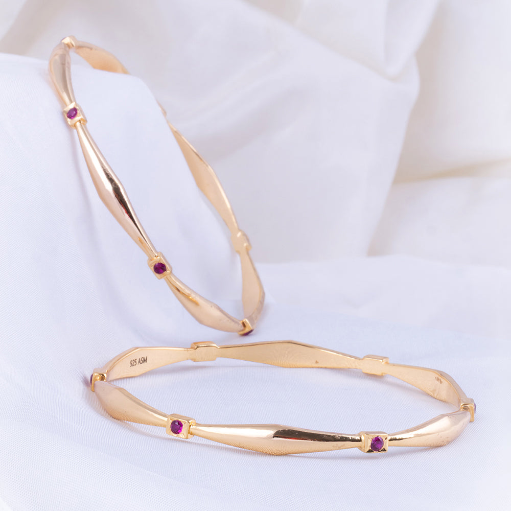 Gold Plated Diamond Setting Bangle for Saree Styling
