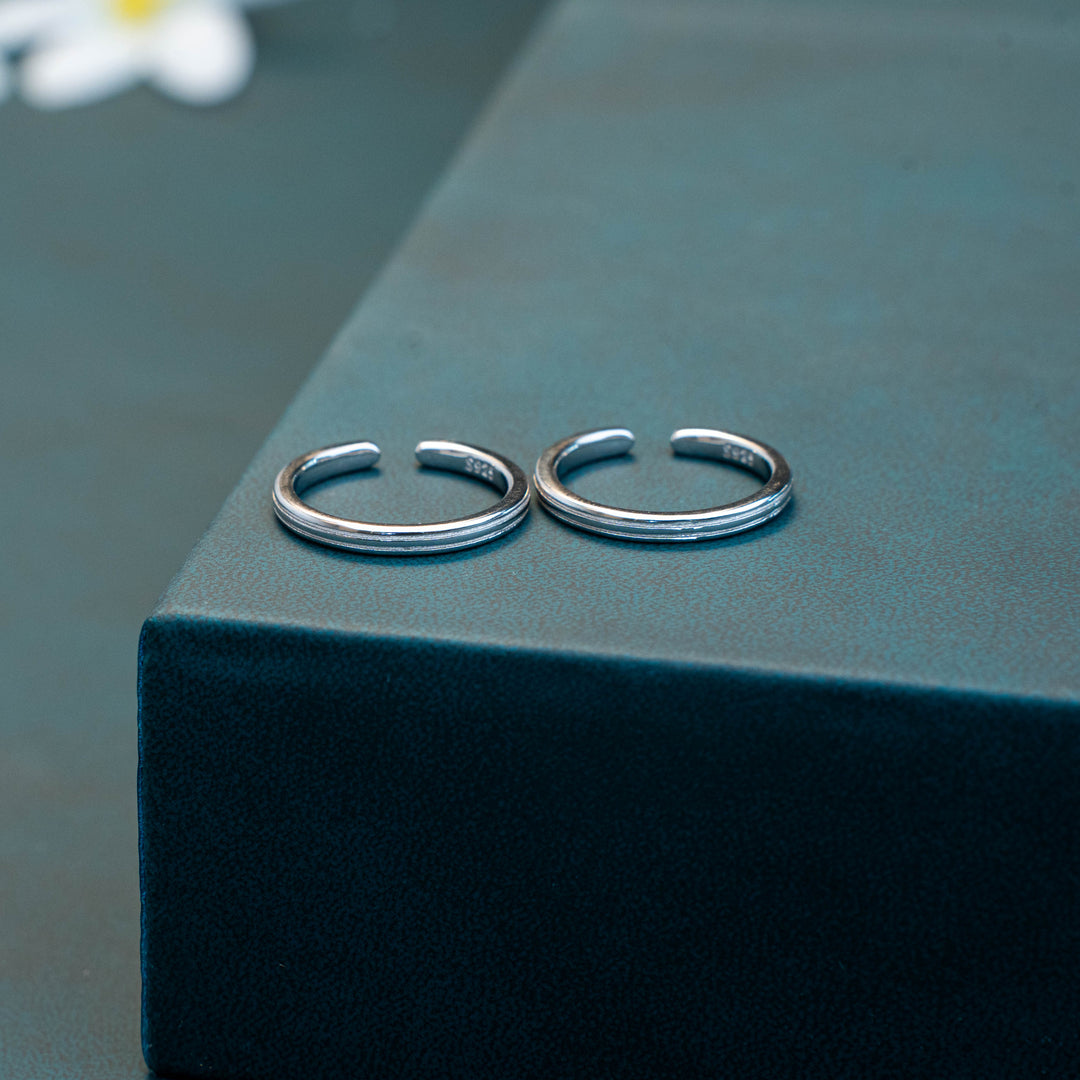 Handcrafted Plain Silver Toe Ring for Festive Wear