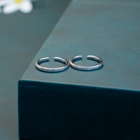 Handcrafted Plain Silver Toe Ring for Festive Wear