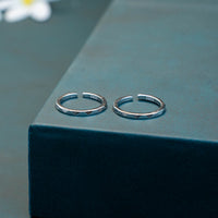 Minimal Shop Plain Silver Toe Ring Online
