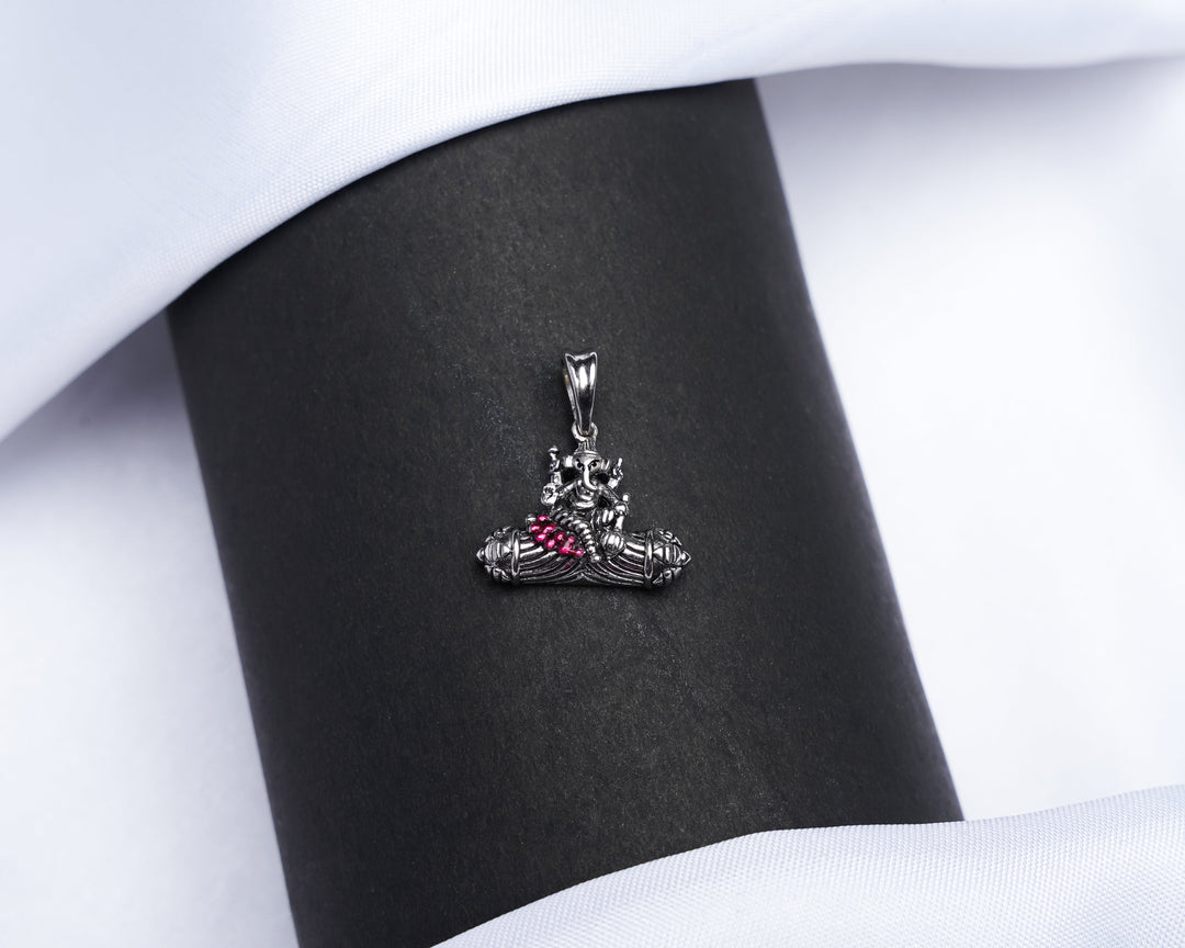 Silver Pendant Designs Online