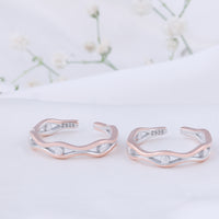Smooth Finish Two Tone Toe Ring for Women/Modern