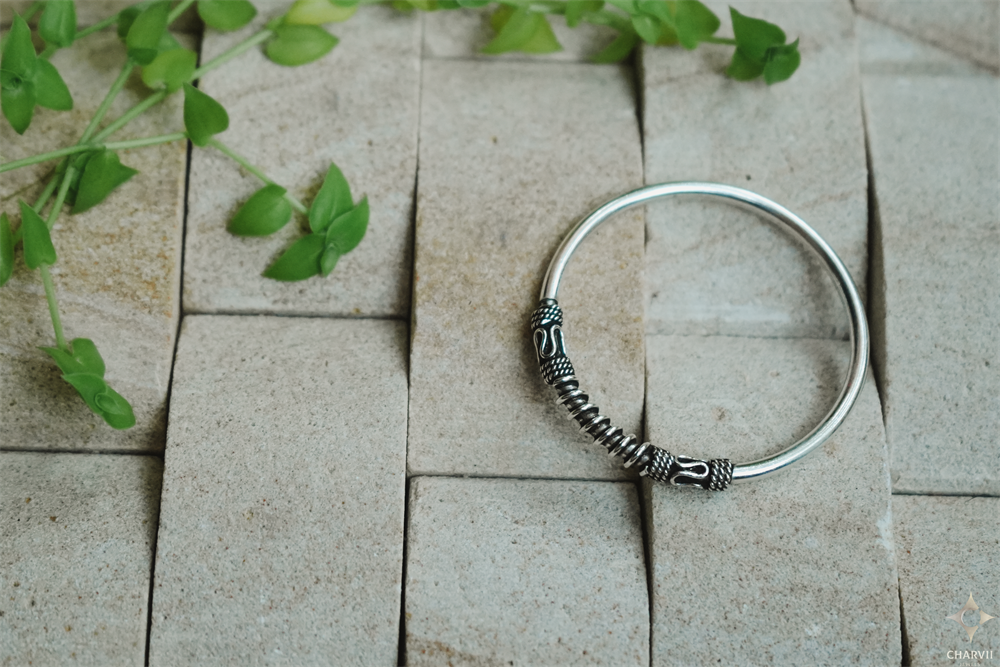 Silver Bangle SBANT0009